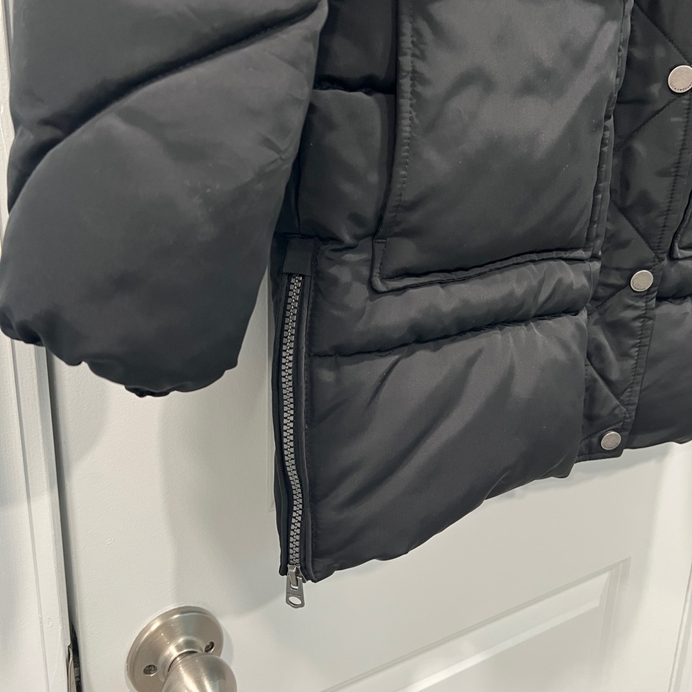 Lucky Brand Hooded Utility Pocket Zip Puffer Jacket in Black - Picture 5 of 9